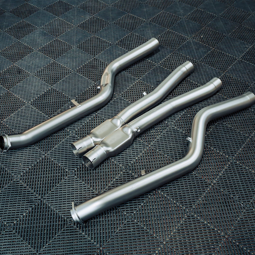 Akrapovic BMW G90 & G99 M5 Titanium Evolution Line Exhaust Link Pipe Set (2024+)