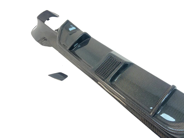 Carbon Fiber Rear Diffuser for F90 BMW M5 w/ LED Brake Light