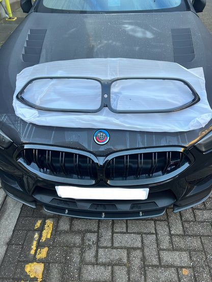 DRY CARBON FIBER GRILLE OUTER TRIM FOR / F91 / F92 / F93 BMW M8