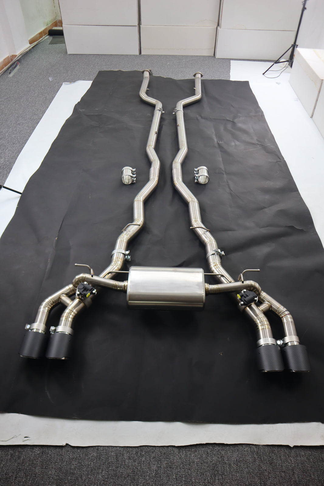 BMW G90 G99 M5 Akrapovic Style exhaust with tips stainless or Titanium