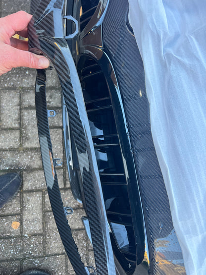 DRY CARBON FIBER GRILLE OUTER TRIM FOR / F91 / F92 / F93 BMW M8