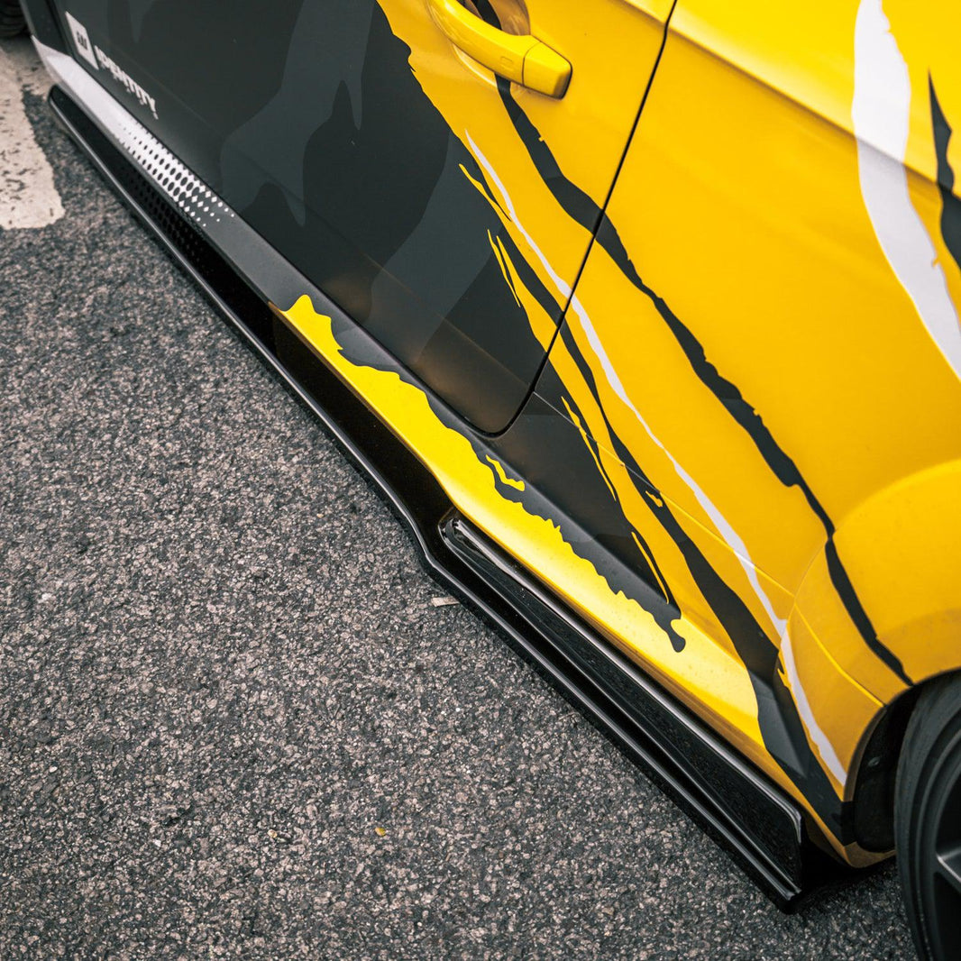 Audi MK3 TT Aggressive Side Skirts in Gloss Black