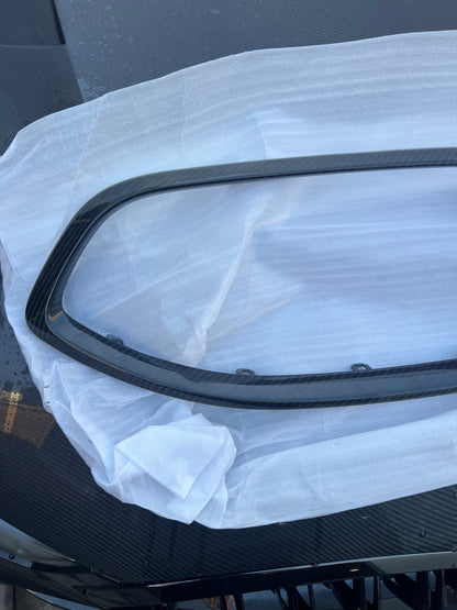 DRY CARBON FIBER GRILLE OUTER TRIM FOR / F91 / F92 / F93 BMW M8