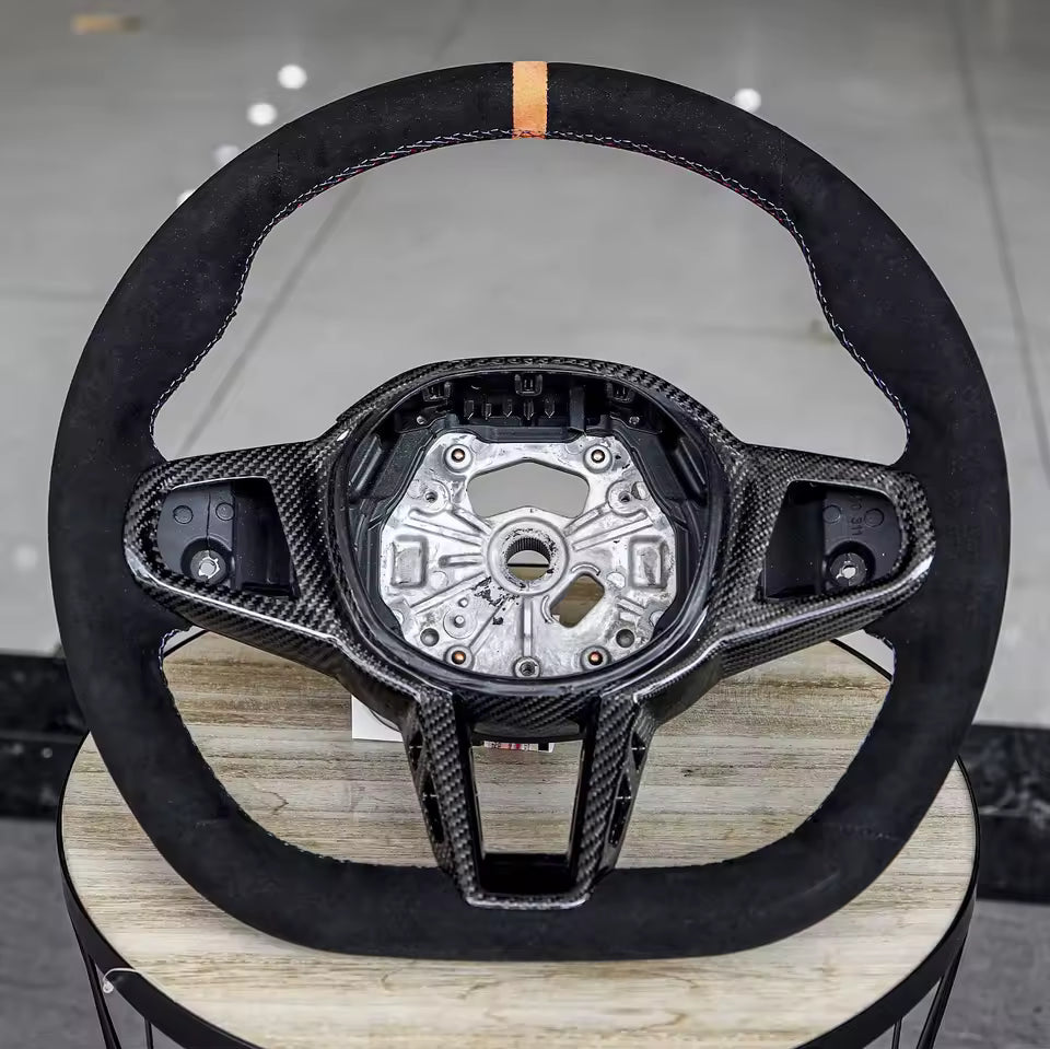 Aftermarket steering wheel fits any BMW with any button configuration, with or without heating and driver assist. BMW CS M4 G01 G02 G05 G06 G07 G30 G31 G32 G82 G42 G14 G20 G21 G80 G81 G22 G23 G26 X1 X3 X4 X5 X6 X3M X4M X5M X6M M3 M4 M5 M8 F90 F91 F92 F93