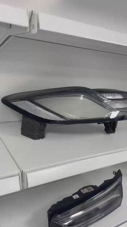 BMW 8 Series and M8 for G14 G15 G16 F91 F92 F93 M850i 840i 840d. Clear tail lights