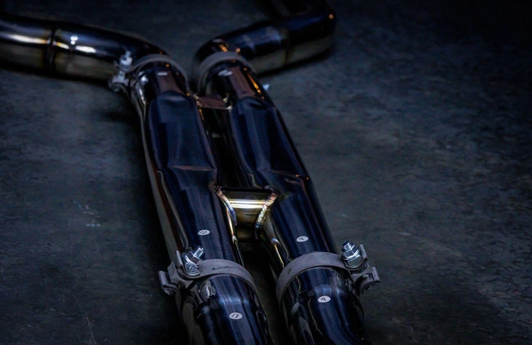 BMW Akrapovic exhaust system M8 M5 F90 F91 F92 F93 stainless with Carbon Tips